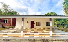 Padang Besar White House Homestay